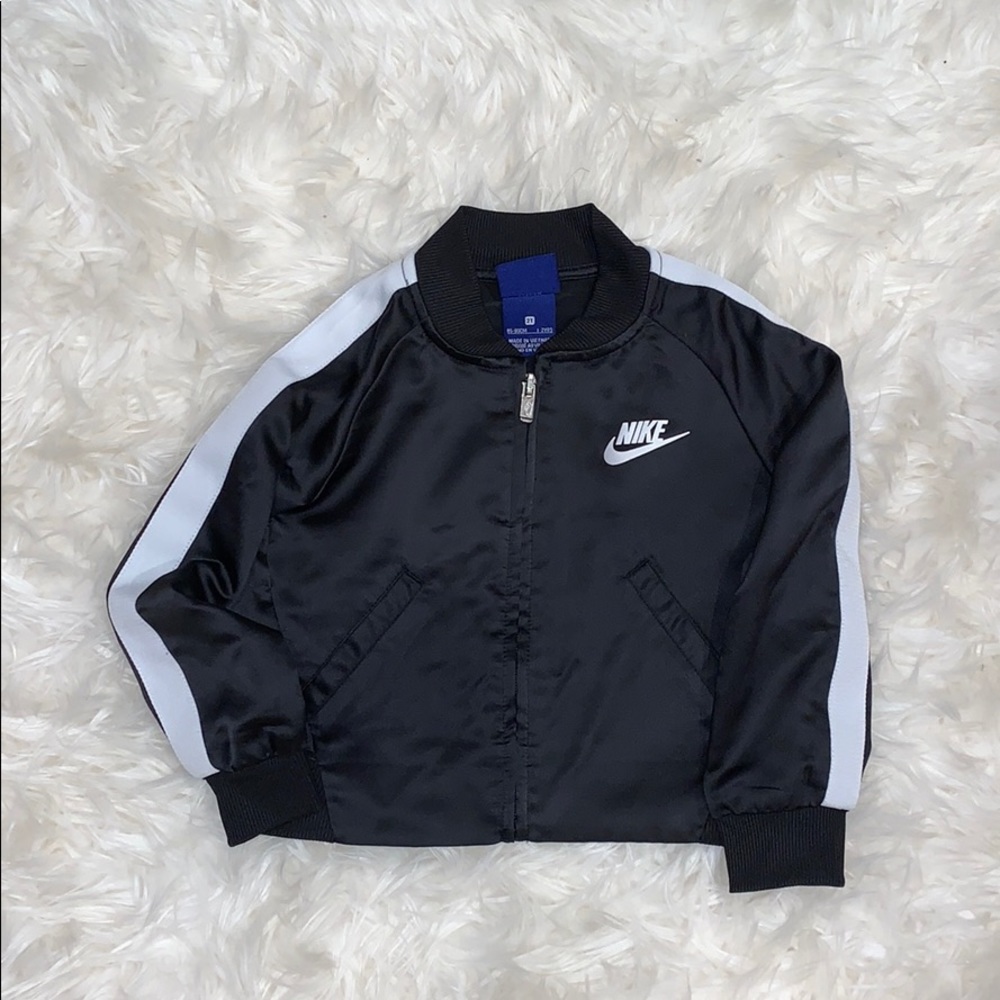 Nike zip up lightweight jacket